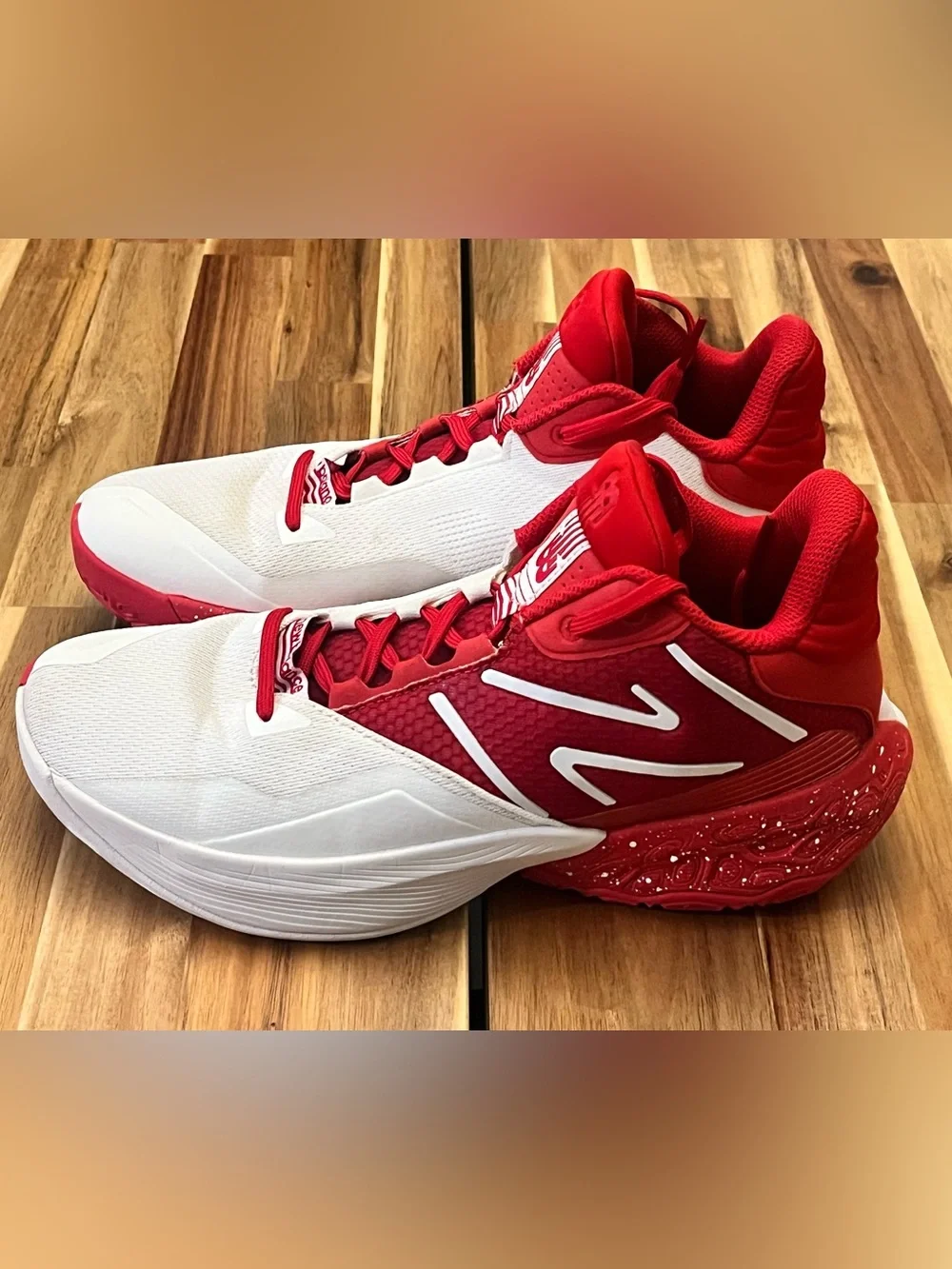 New Balance Two WXY V4 BB Shoes, M 8 / W 9.5, Optio White/Team Red, Like New